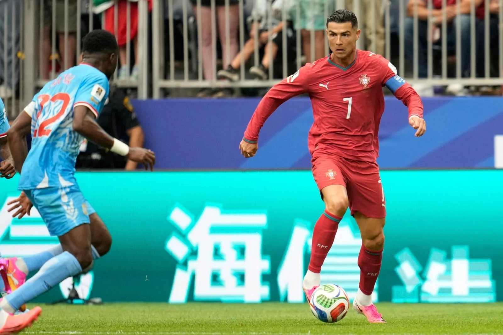 Ronaldo cần lên tiếng đúng lúc